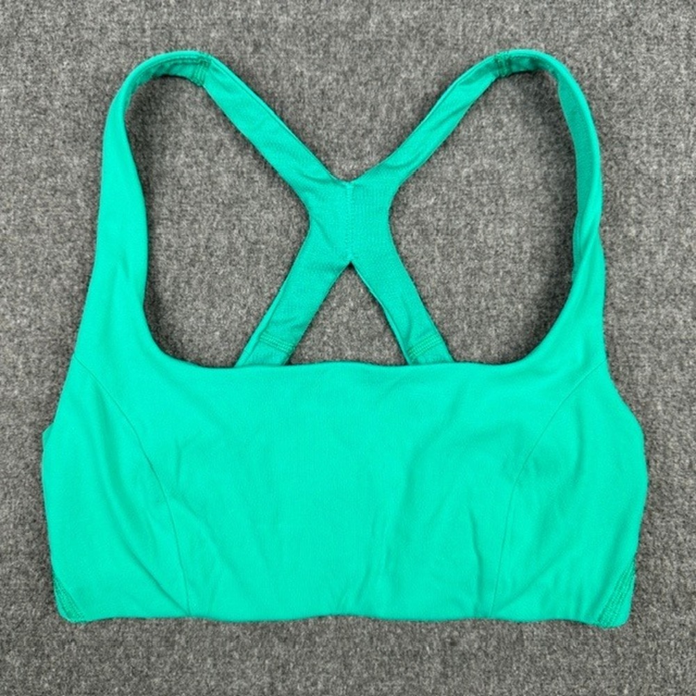 Lululemon SmoothCover Yoga Bra Light Support B/C Cup Kelly Green Size 4